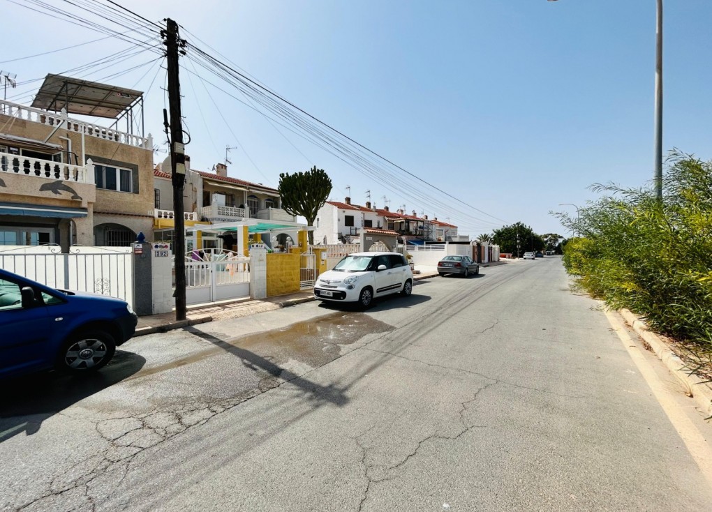 Resale - Semi-Detached - Torrevieja - La Siesta