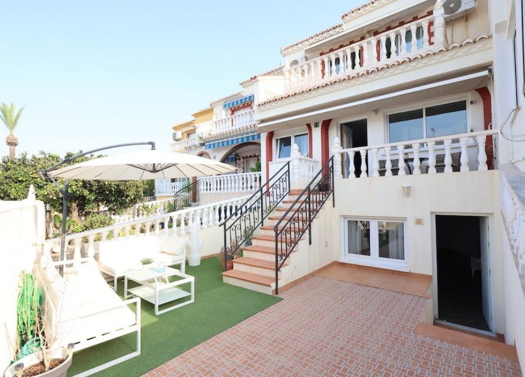 Resale - Semi-Detached - Torrevieja - Torretas