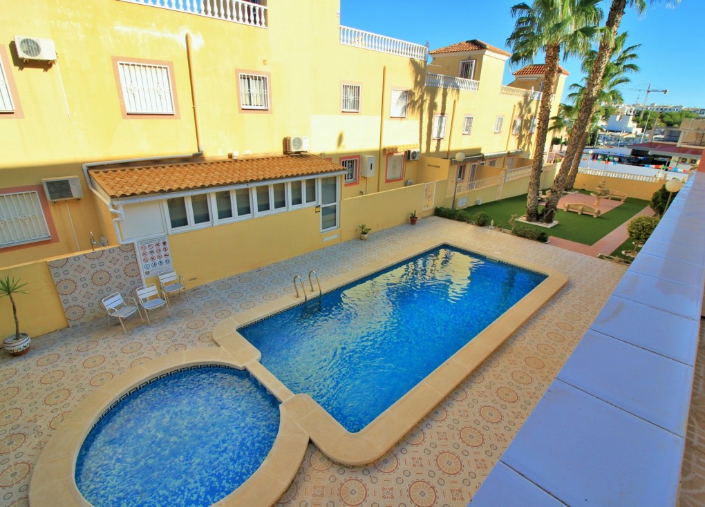 Resale - Semi-Detached - Villamartín