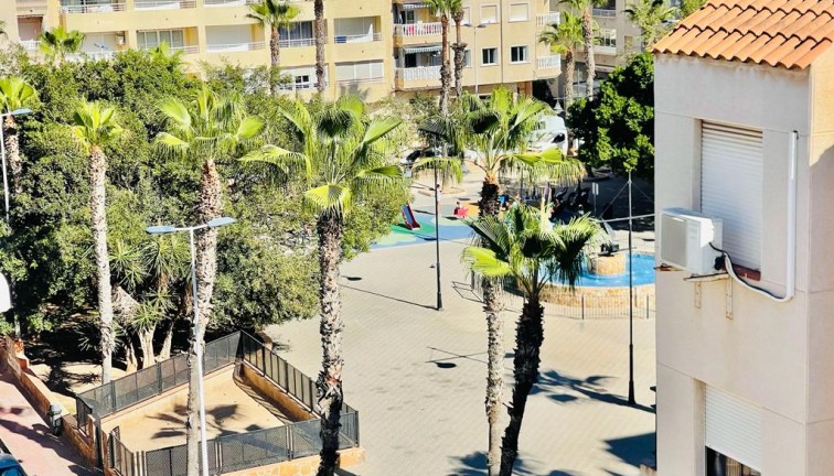 Återförsäljning - Lägenhet - Torrevieja - Playa del Cura