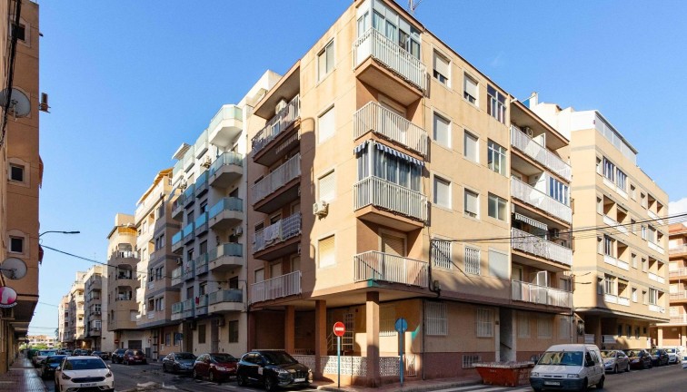 Resale - Apartment - Torrevieja - Acequion