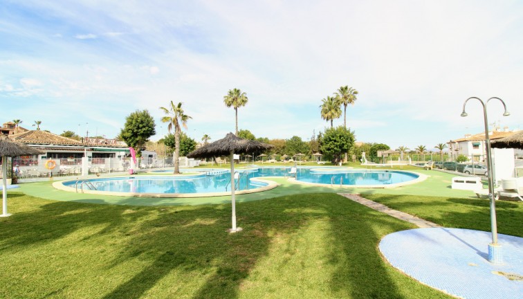 Återförsäljning - Bungalow - Torrevieja - Lago Jardin