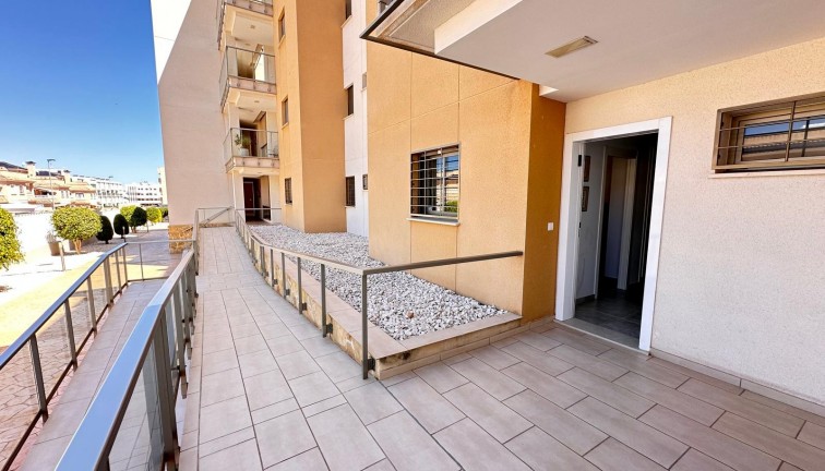 Resale - Apartment - Orihuela Costa - Villamartín