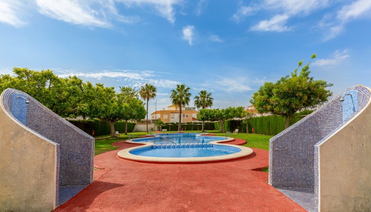 Jälleenmyynti - Bungalow - Torrevieja - Torretas