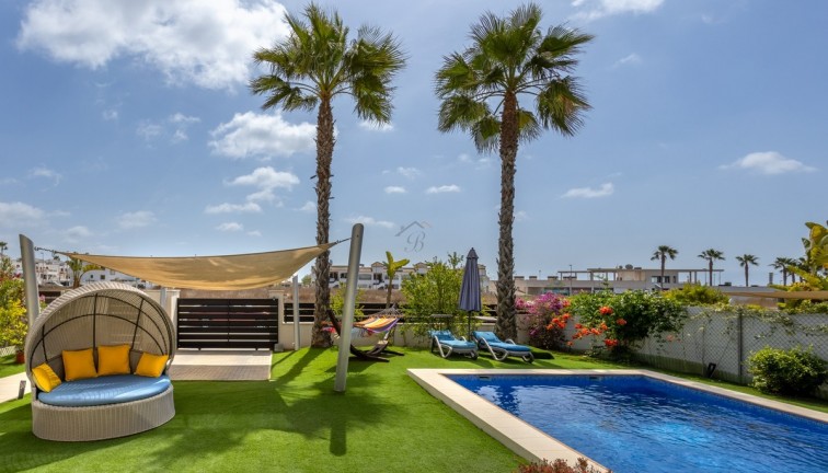 Resale - Chalet - Orihuela - Vistabella Golf