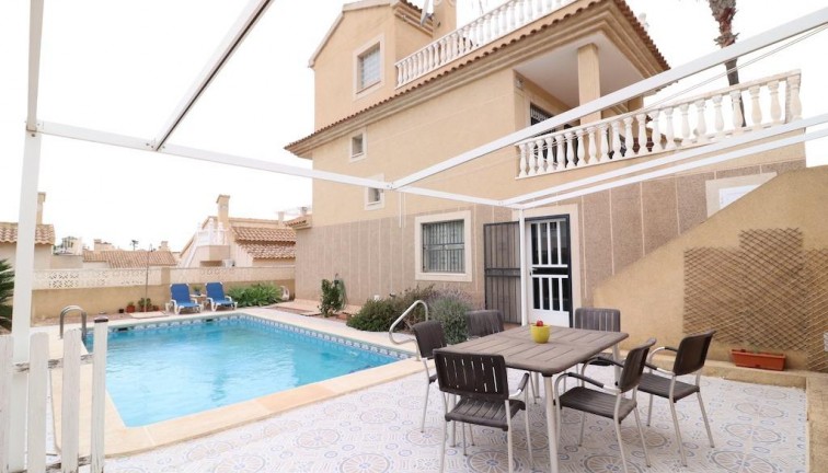 Resale - Chalet - Orihuela Costa - Los Altos