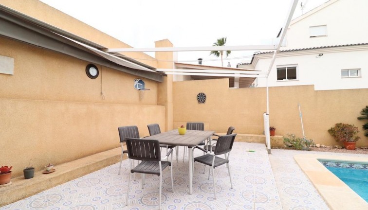 Resale - Chalet - Orihuela Costa - Las Mimosas