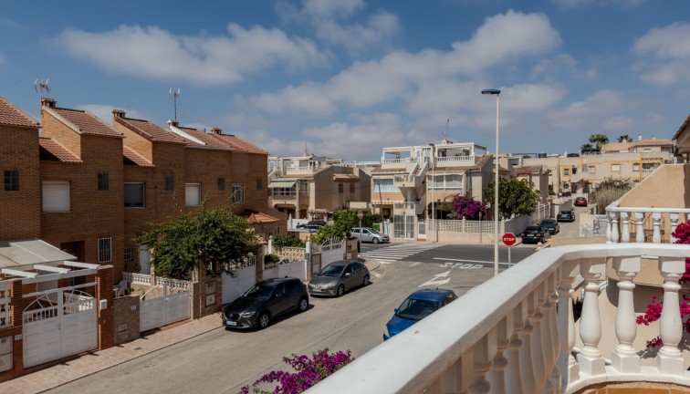 Återförsäljning - Duplex apartment (två våningar) - Torrevieja - Los Frutales