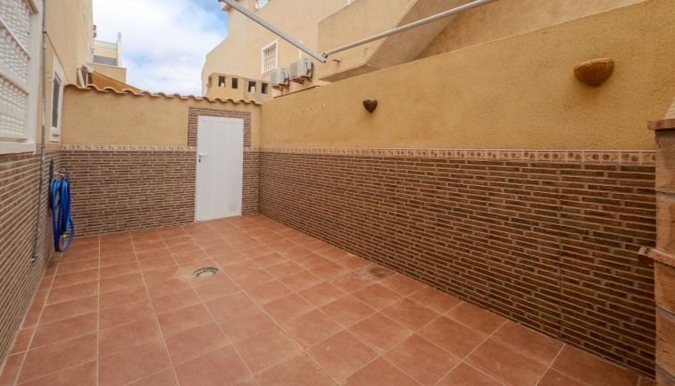 Återförsäljning - Duplex apartment (två våningar) - Torrevieja - Los Frutales