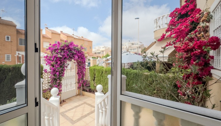 Återförsäljning - Duplex apartment (två våningar) - Torrevieja - Los Frutales