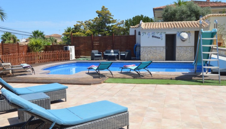 Resale - Chalet - Orihuela Costa - Villamartín