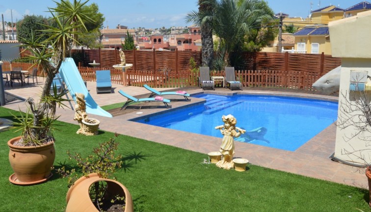 Resale - Chalet - Orihuela Costa - Villamartín