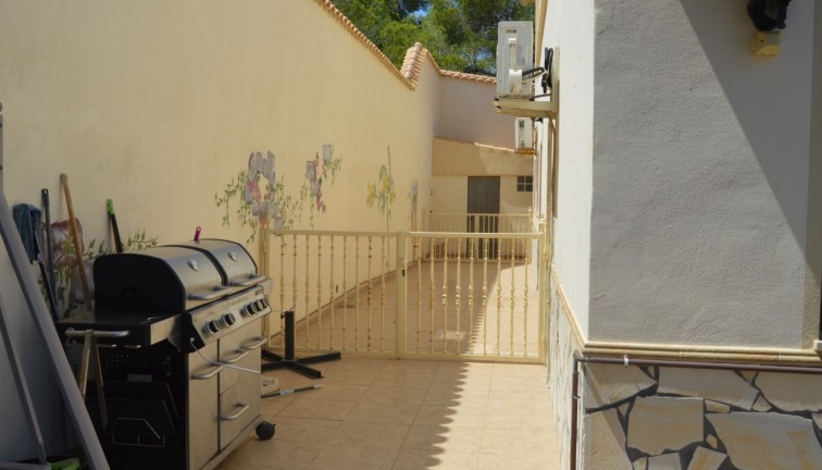 Resale - Chalet - Orihuela Costa - Villamartín