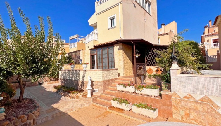 Resale - Chalet - Orihuela Costa - Villamartín