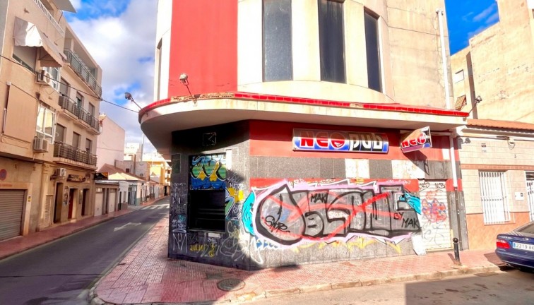 Resale - Commercial - Torrevieja - Playa del Cura