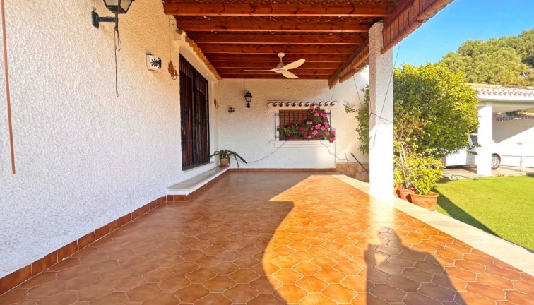 Resale - Chalet - Orihuela Costa - Dehesa de campoamor