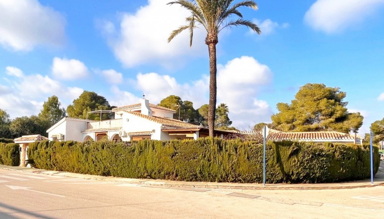 Resale - Chalet - Orihuela Costa - Dehesa de campoamor