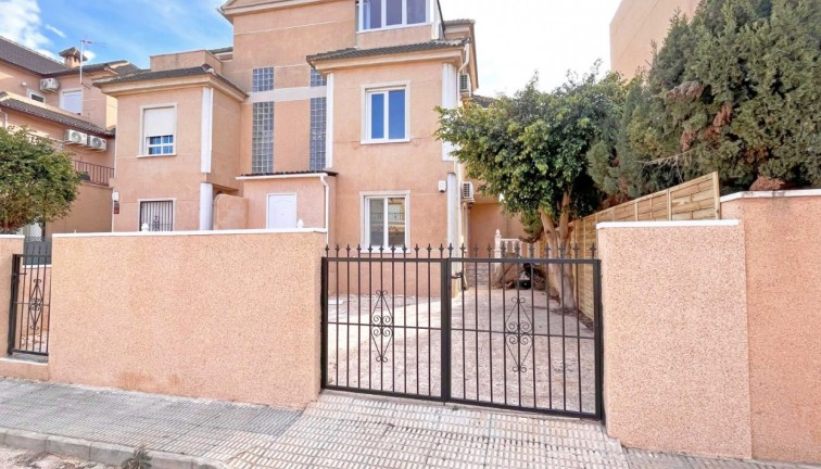 Resale - Semi-Detached - Orihuela Costa - La Zenia