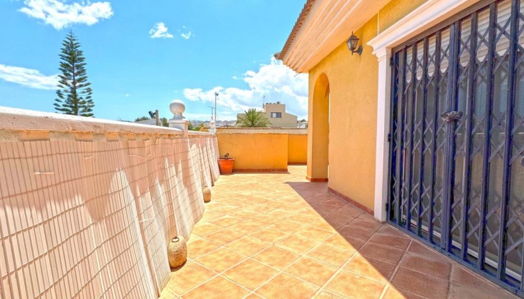 Resale - Chalet - Torrevieja - Los Balcones