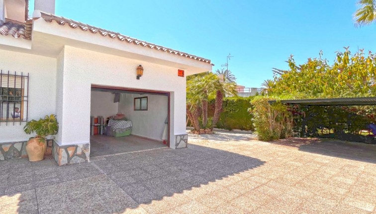 Resale - Chalet - Orihuela Costa - Cabo Roig