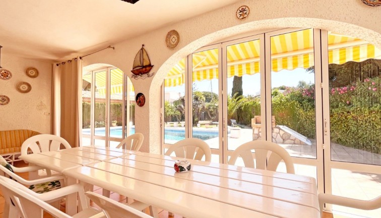 Resale - Chalet - Orihuela Costa - Cabo Roig