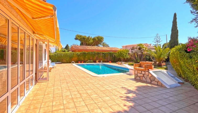 Resale - Chalet - Orihuela Costa - Cabo Roig