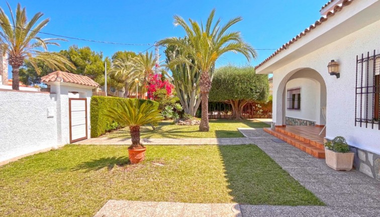 Resale - Chalet - Orihuela Costa - Cabo Roig