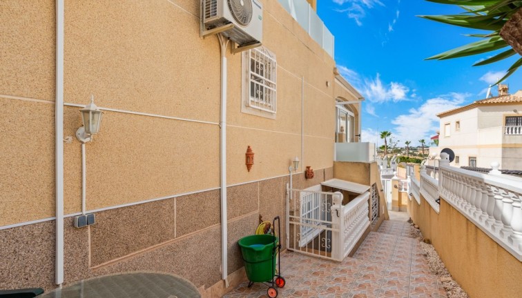 Resale - Chalet - Orihuela Costa - Los Altos