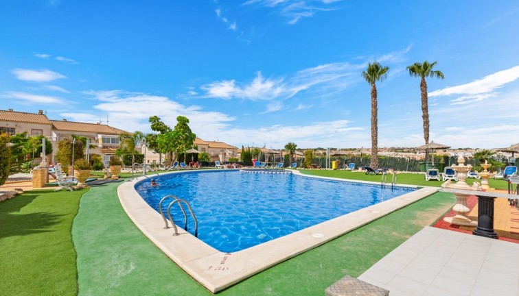 Resale - Chalet - Orihuela Costa - Los Altos