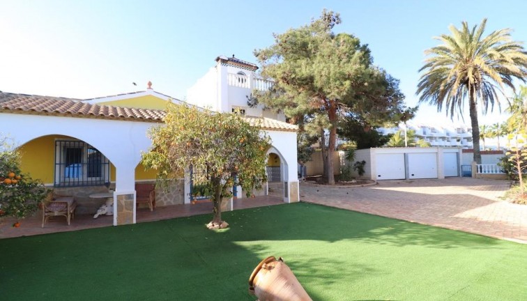 Resale - Chalet - Orihuela Costa - Los Dolses