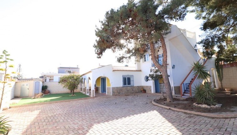 Resale - Chalet - Orihuela Costa - Los Dolses