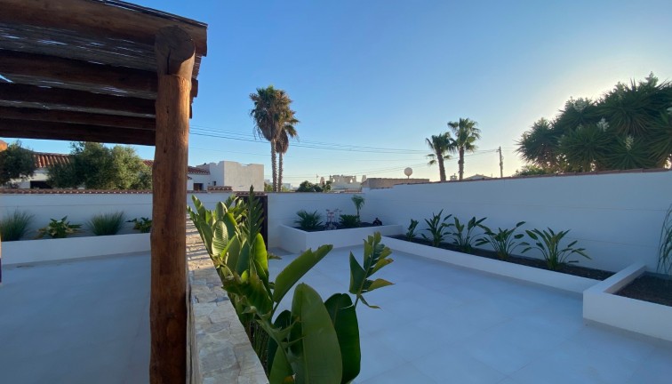 Resale - Chalet - Torrevieja - Torretas