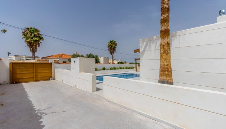 Resale - Chalet - Torrevieja - Torretas