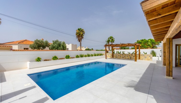 Resale - Chalet - Torrevieja - Torretas