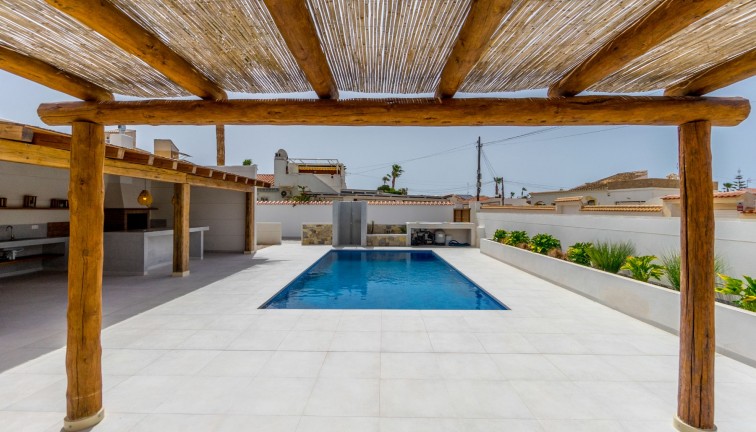 Resale - Chalet - Torrevieja - Torretas