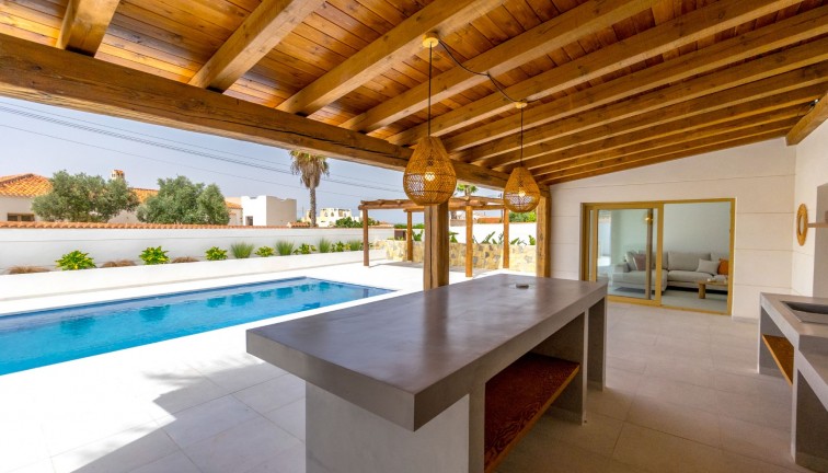 Resale - Chalet - Torrevieja - Torretas