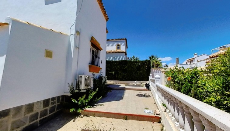 Resale - Chalet - Orihuela Costa - Los Dolses