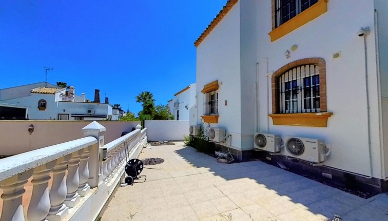 Resale - Chalet - Orihuela Costa - Los Dolses