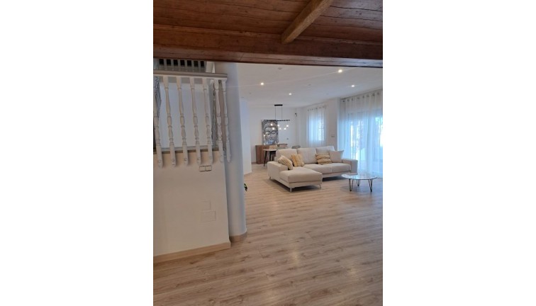 Resale - Chalet - Orihuela