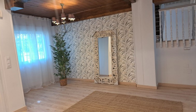 Resale - Chalet - Orihuela