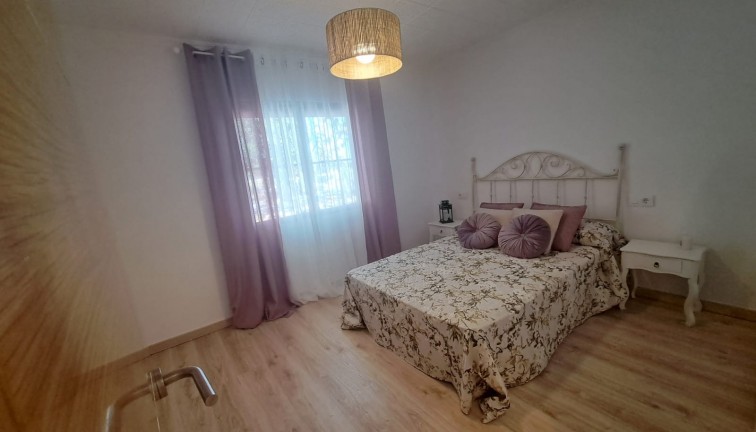 Resale - Chalet - Orihuela