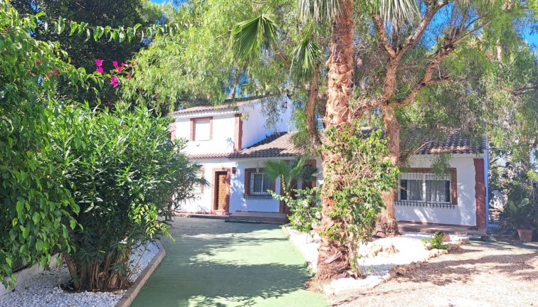 Resale - Chalet - Orihuela