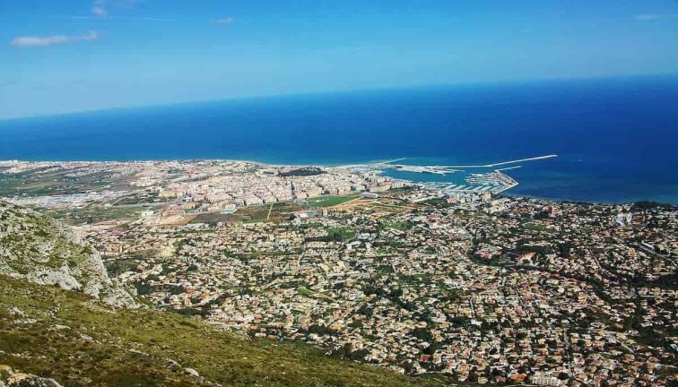 Uudistuotanto - Asunto - Denia - Las Marinas