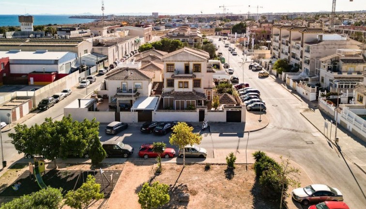 Jälleenmyynti - Erillistalo - Orihuela Costa - Punta Prima