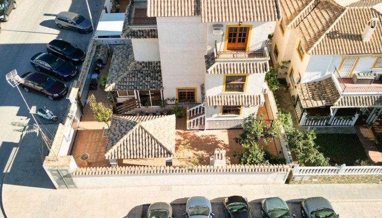 Resale - Chalet - Orihuela Costa - Punta Prima