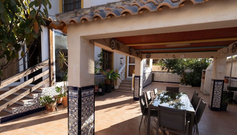 Resale - Chalet - Orihuela Costa - Punta Prima