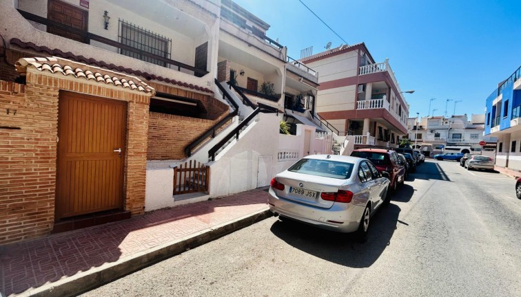 Jälleenmyynti - Erillistalo - Torrevieja - Playa de los Locos