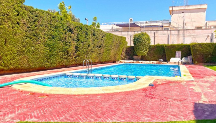 Resale - Chalet - Orihuela Costa - Punta Prima