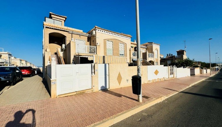 Resale - Semi-Detached - Torrevieja - Aguas Nuevas