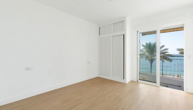 Resale - Apartment - Torrevieja - Playa del cura